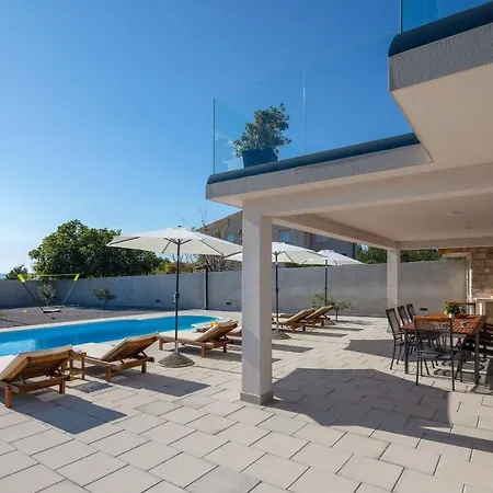 Petra Villa