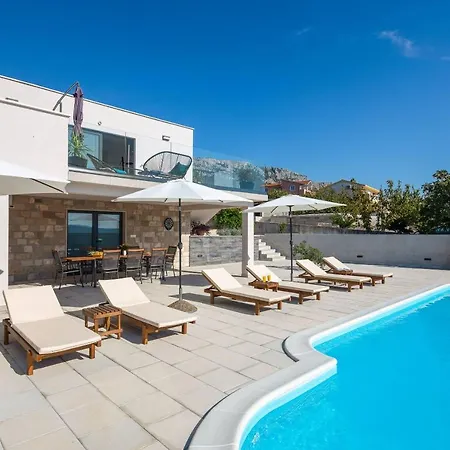 Villa Petra *