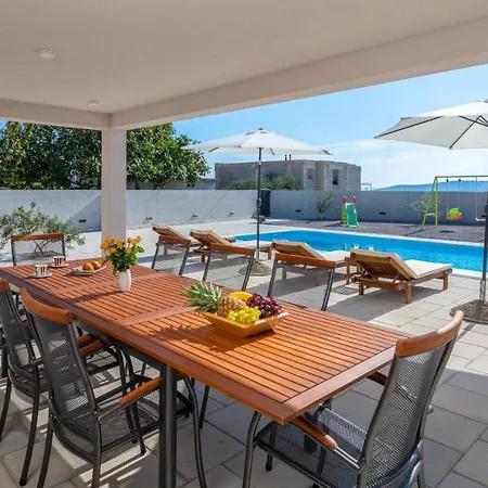 Petra Villa *